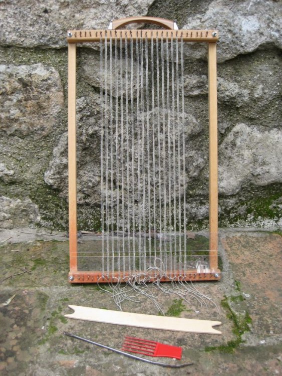 simple-weaving-loom-at-its-most-basic-and-for-me-satisfying-frame-admirable-pics-more-655x873.thumb.jpg.eb13d13efd708ea6e37a78c7078ba753.jpg